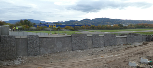 Stützwände Granadaallee, Wolfsbuck und Flugplatz i. Z. der neuen Stadionzufahrt (Suwonallee) in Freiburg